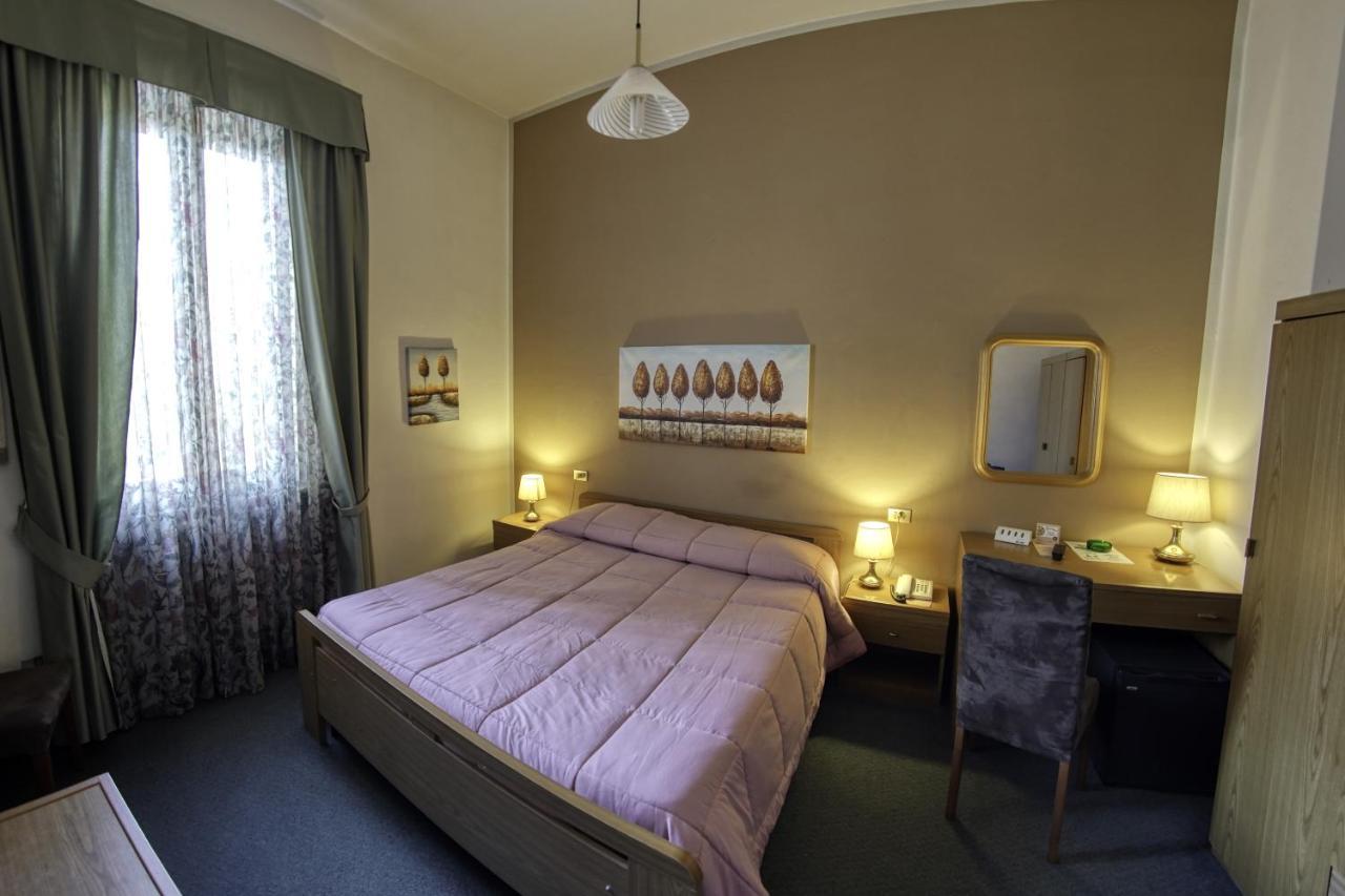 ארצו Hotel Continentale מראה חיצוני תמונה