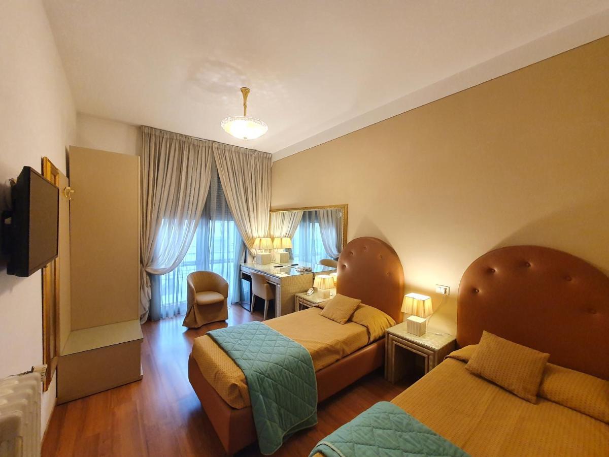 ארצו Hotel Continentale מראה חיצוני תמונה