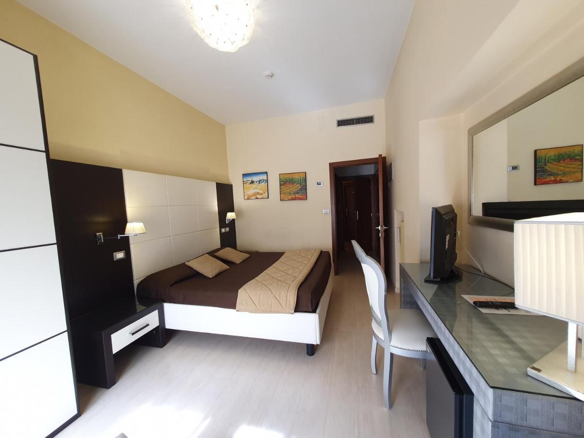 ארצו Hotel Continentale מראה חיצוני תמונה