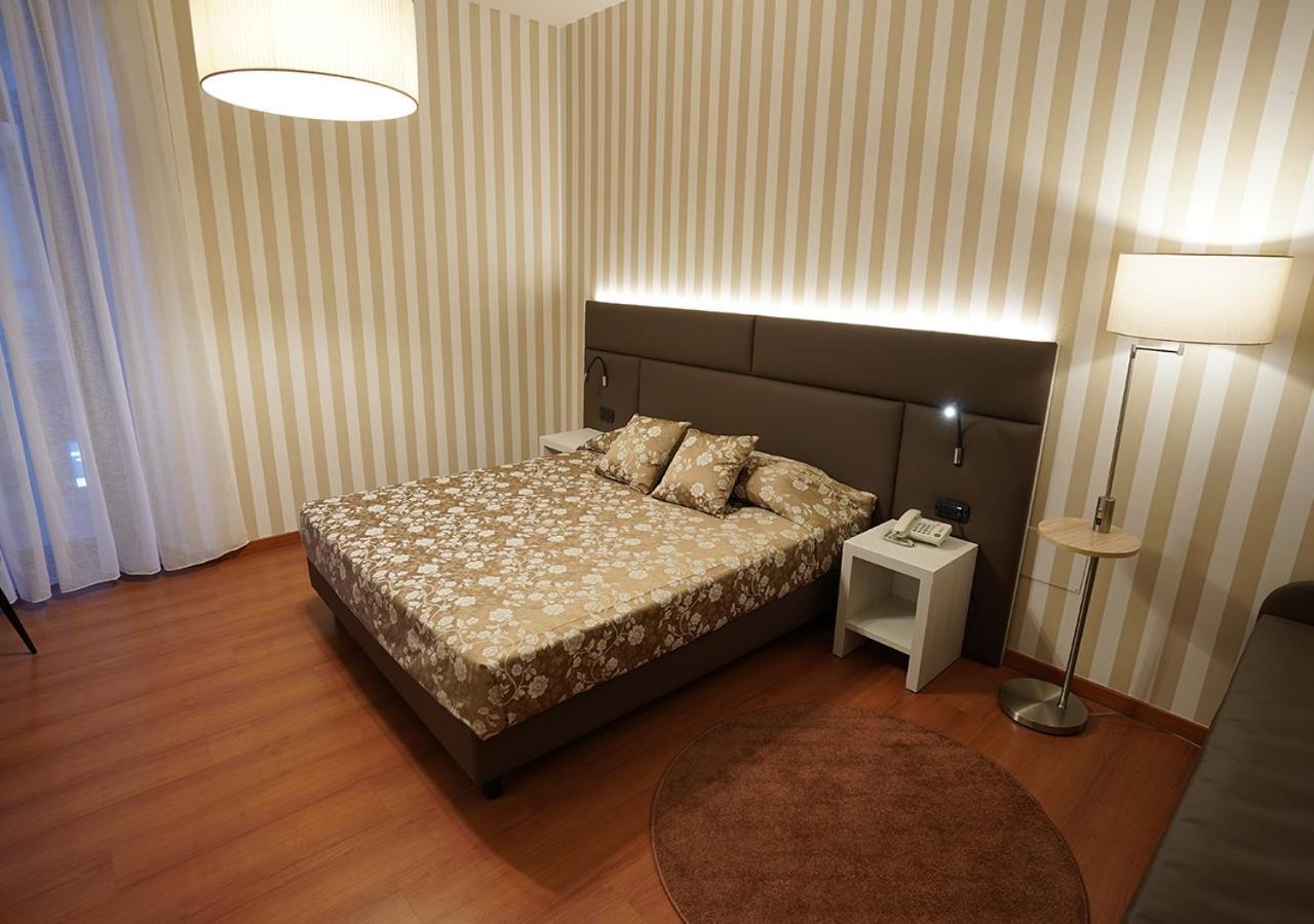 ארצו Hotel Continentale מראה חיצוני תמונה